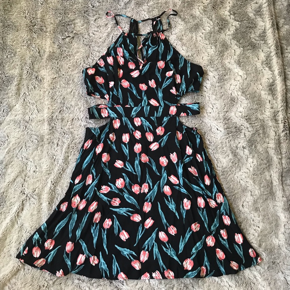 NWOT tulip floral print dress